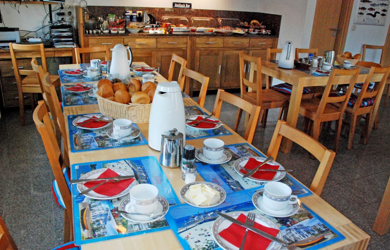 Pension Im Ostseebad Sellin エクステリア 写真