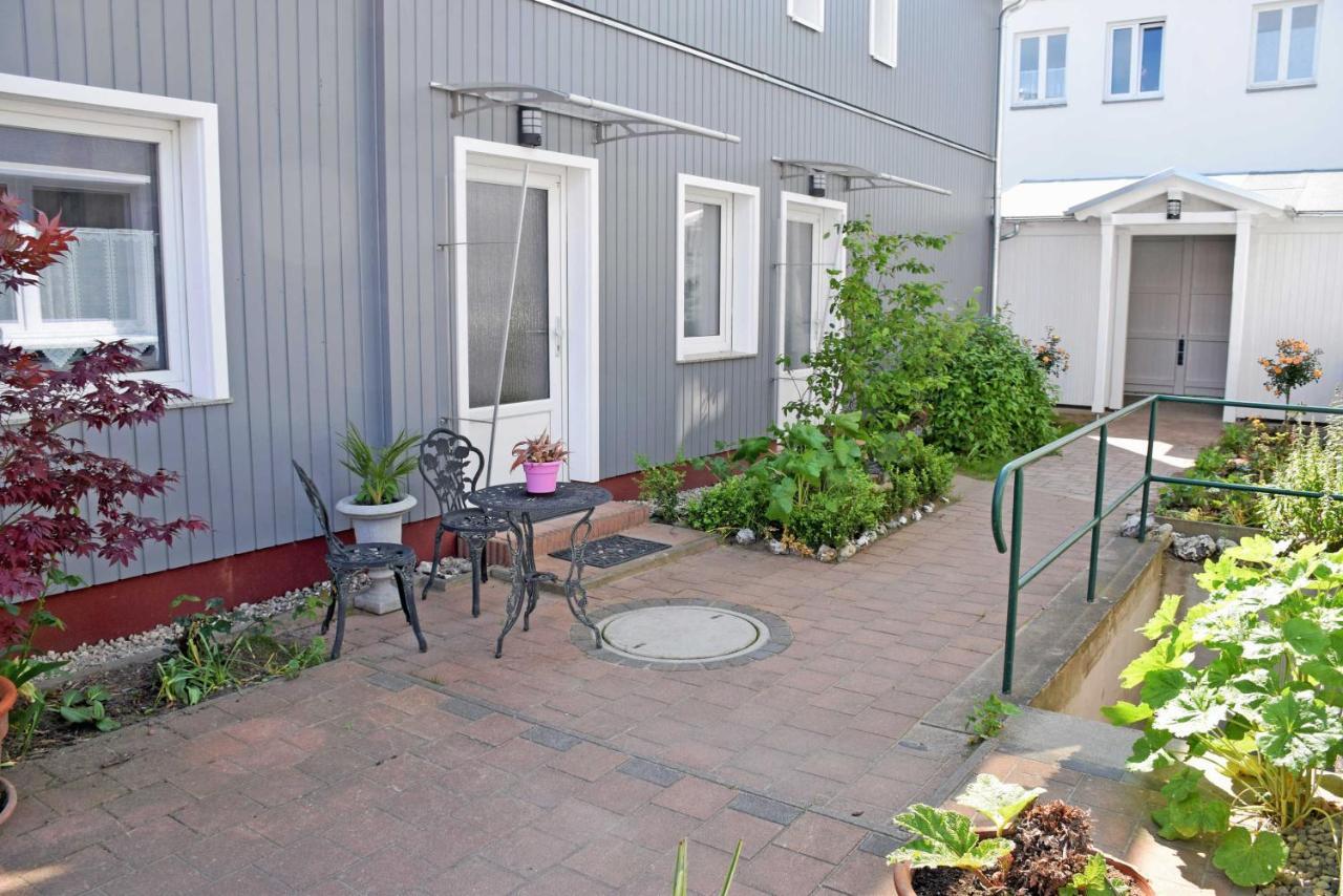 Pension Im Ostseebad Sellin エクステリア 写真